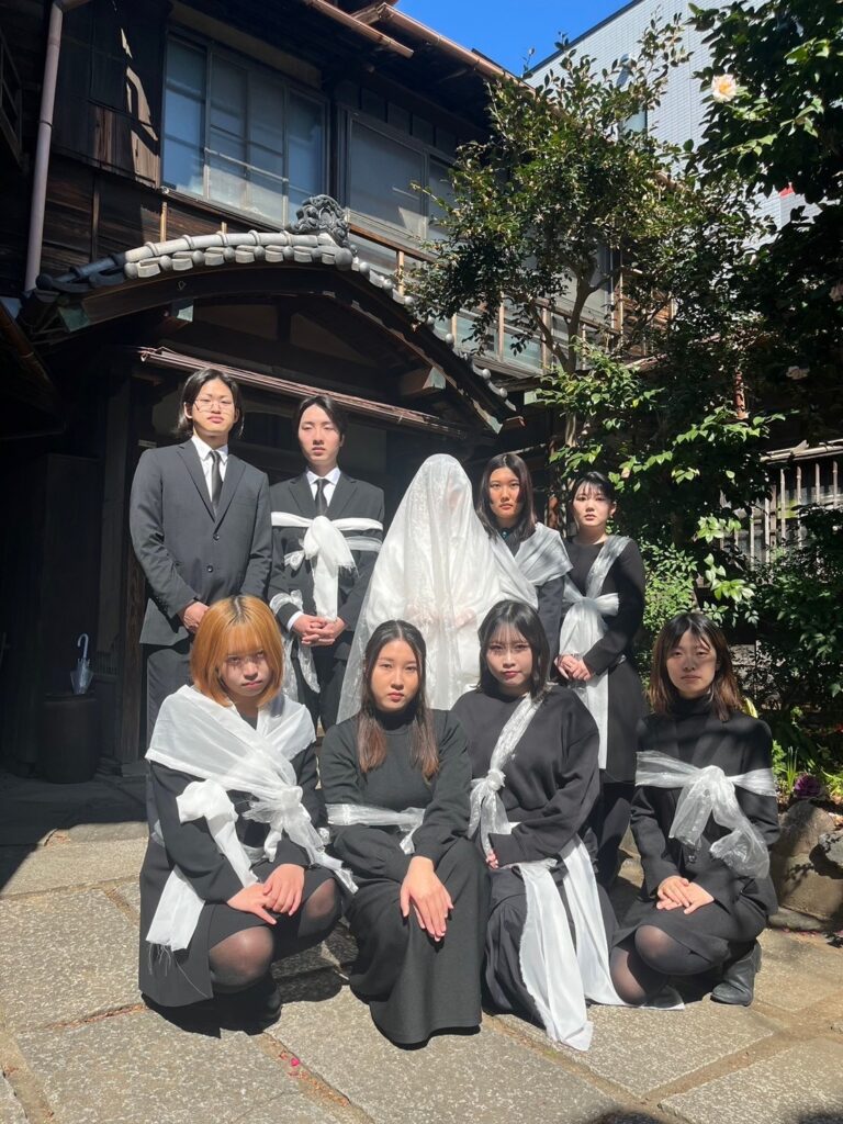 2023年度採択:観客と演者の対話によって構成される開放型演劇(小林知夏)